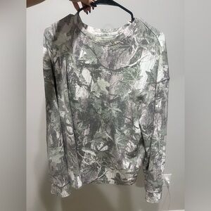 Broken threads camo long sleeve